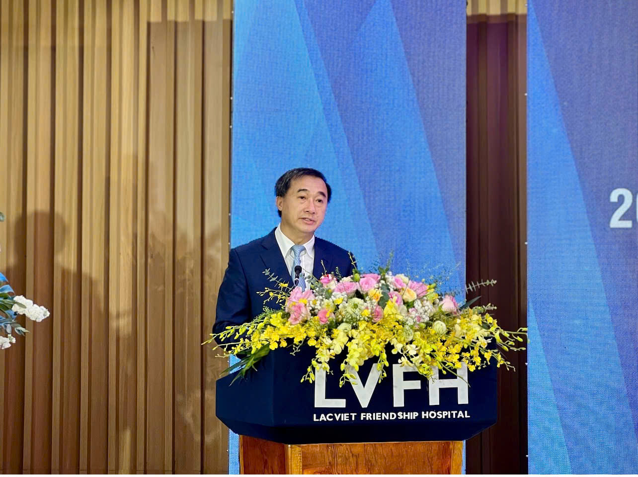 GS.TS Trần Văn Thuấn ( ảnh trên) – Thứ trưởng Bộ Y tế phát biểu ghi nhận, biểu dương những thành tựu mà tập thể y, bác sĩ Bệnh viện Lạc Việt đã đạt được GS.TS Trần Văn Thuấn ( ảnh trên) – Thứ trưởng Bộ Y tế phát biểu ghi nhận, biểu dương những thành tựu mà tập thể y, bác sĩ Bệnh viện Lạc Việt đã đạt được