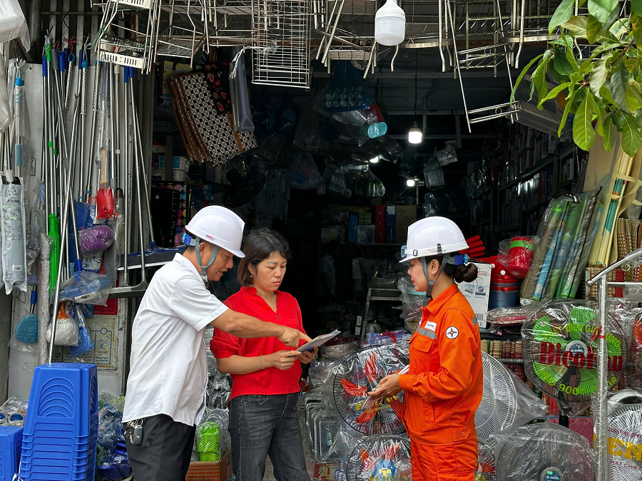 PC Quảng Ninh đẩy mạnh công tác tuyên truyền đảm bảo an toàn hành lang lưới điện