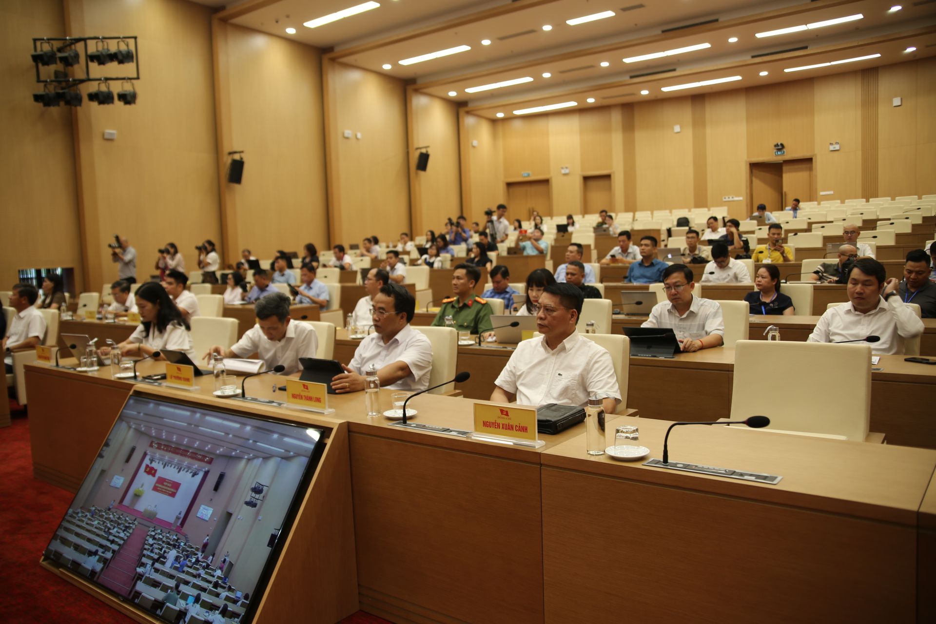 Các đại biểu tham dự Họp báo thông tin về Đại hội đại biểu Đảng bộ tỉnh Lào Cai lần thứ I.