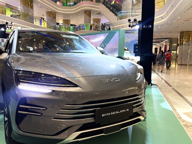 Đế chế chip ẩn mình trong người khổng lồ xe điện