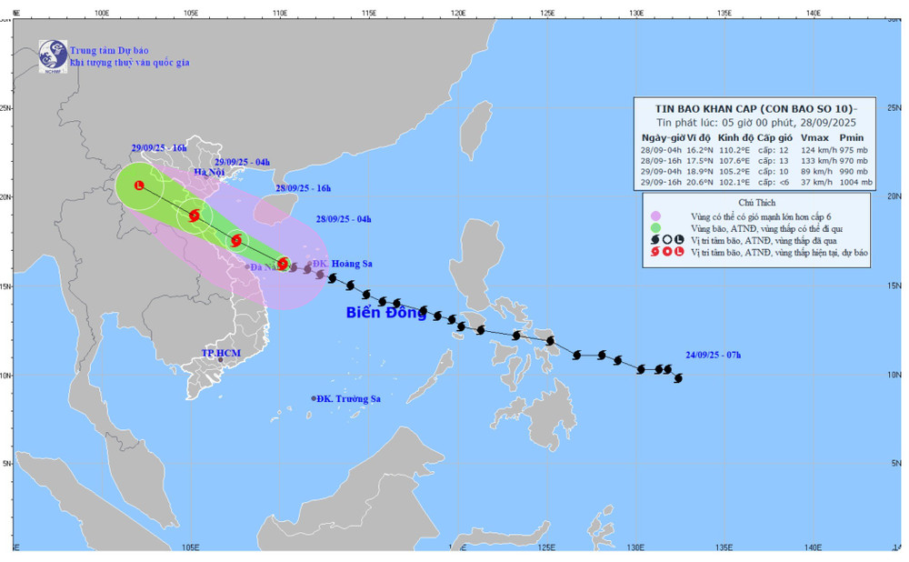 Bão số 10 tiến sát Đà Nẵng, gió giật cấp 15