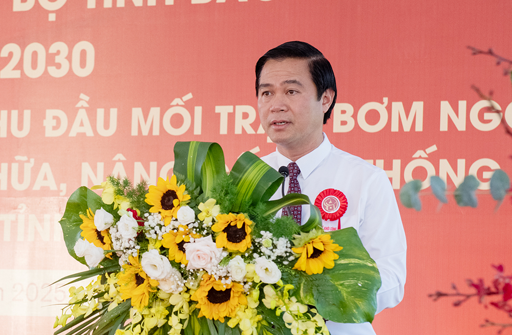 Đồng ch&iacute; L&ecirc; Xu&acirc;n Lợi ph&aacute;t biểu tại lễ khởi c&ocirc;ng.