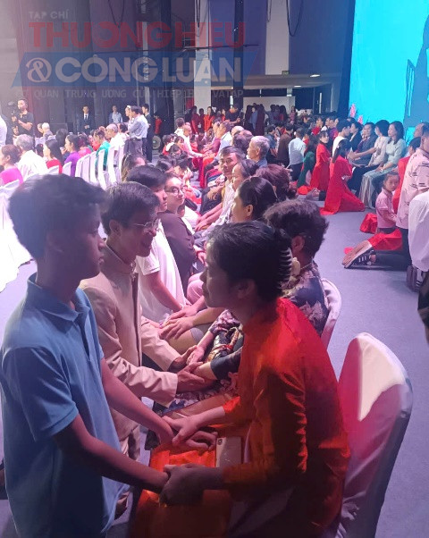 Tri ân là nền tảng của đạo làm người, là động lực để mỗi cá nhân sống tốt đẹp và cống hiến cho cộng đồng.