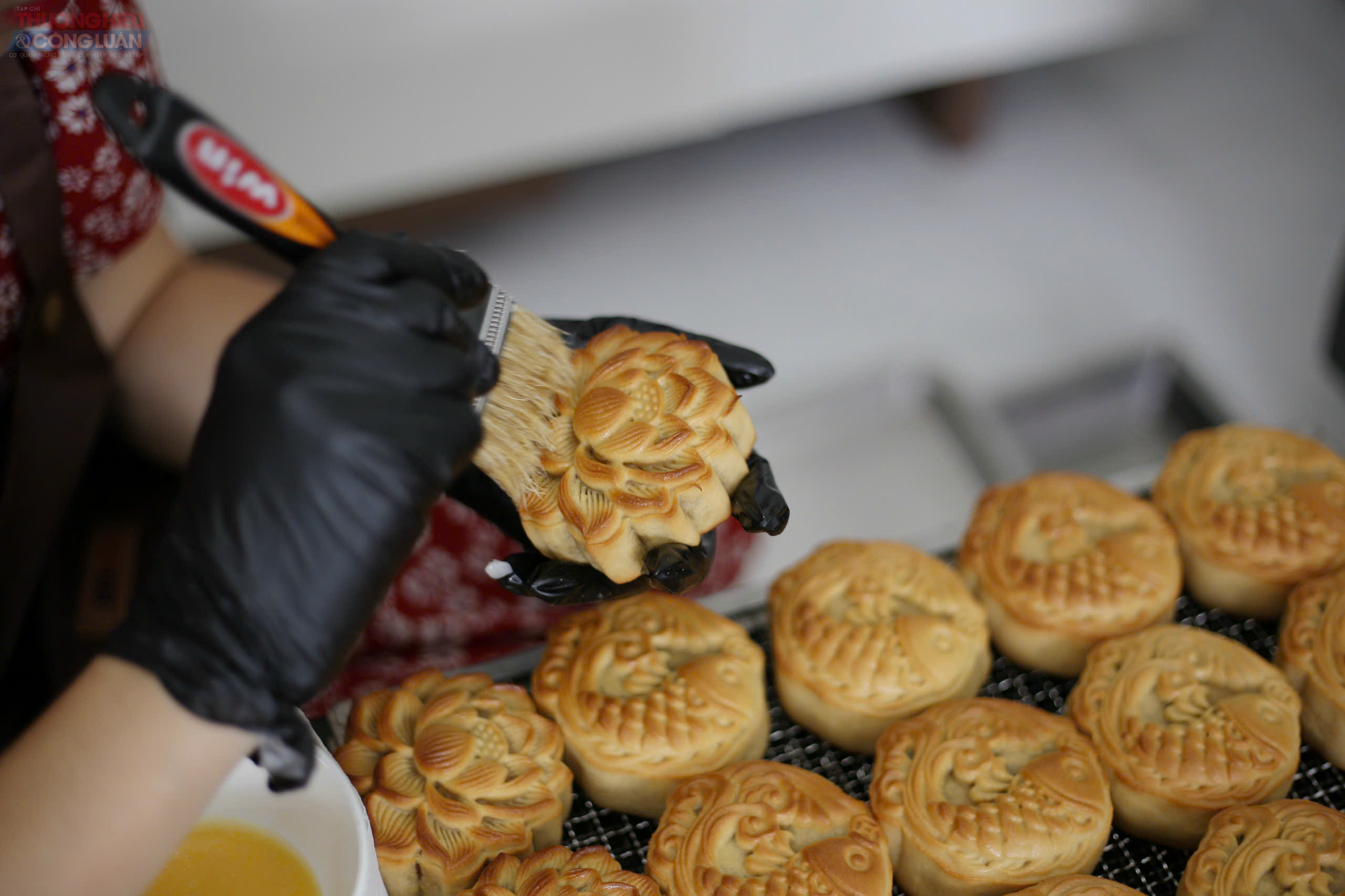 Bánh Trung thu handmade hiện đại với màu sắc bắt mắt, nhiều tạo hình độc đáo.