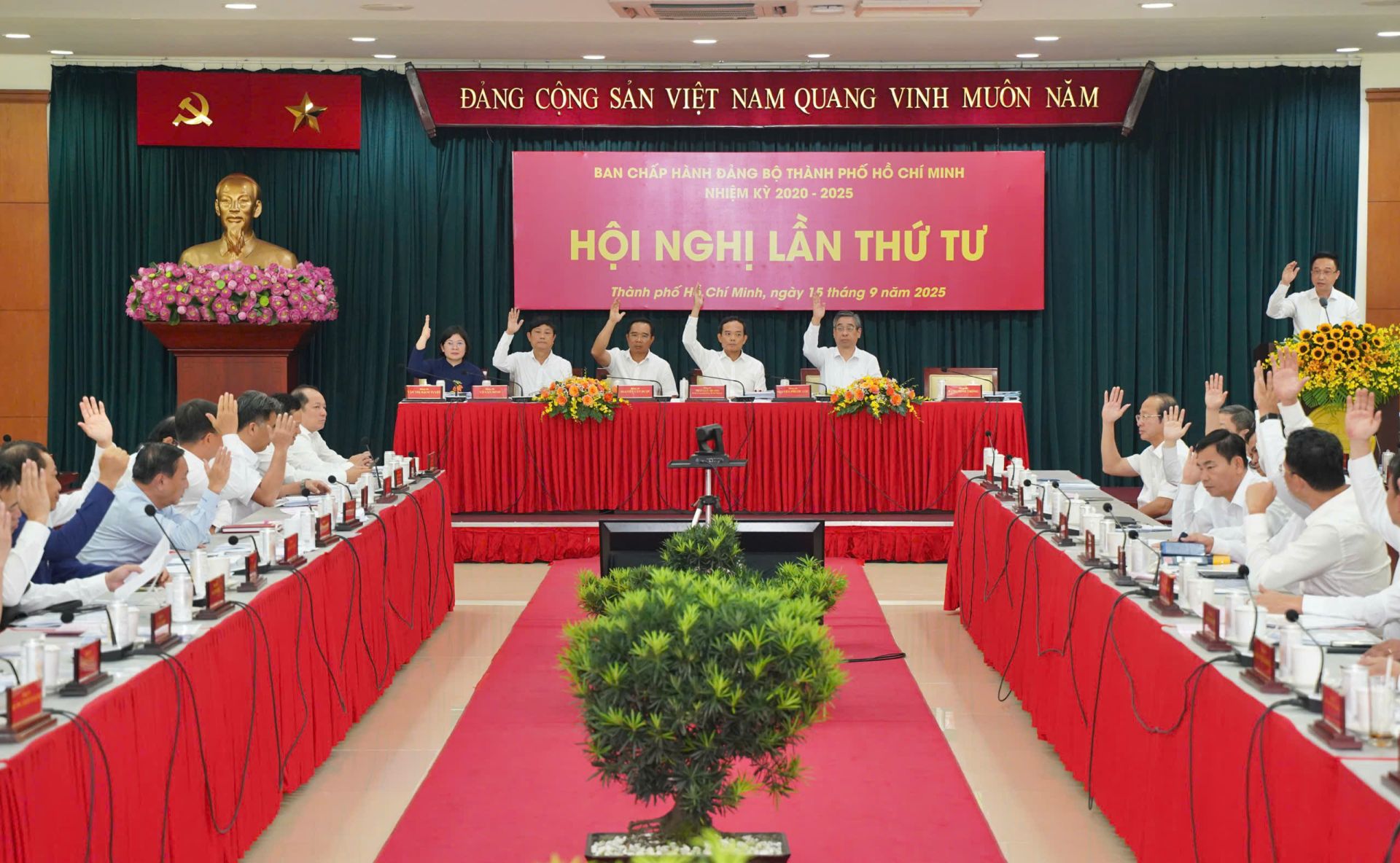 Hội nghị lần thứ 4, Ban Chấp h&agrave;nh Đảng bộ TP. HCM, nhiệm kỳ 2020 - 2025