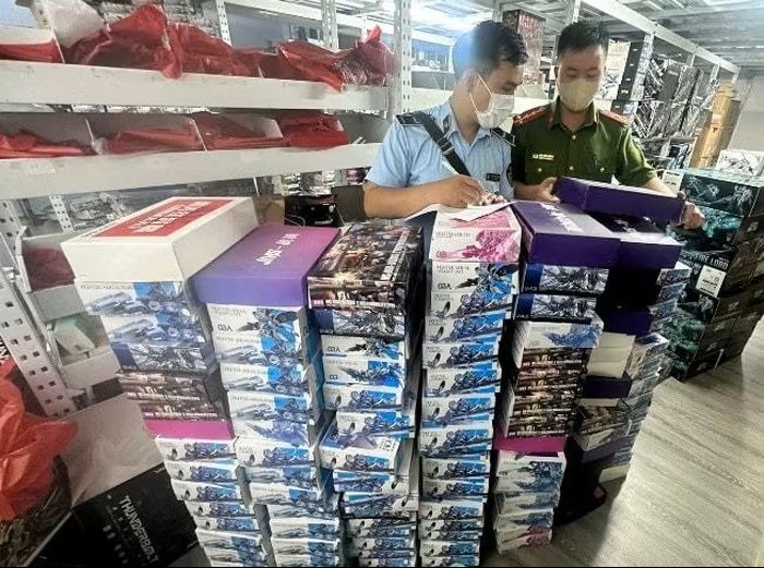 phát hiện 232 sản phẩm đồ chơi các loại do nước ngoài sản xuất nhưng không có hóa đơn, chứng từ chứng minh nguồn gốc. phát hiện 232 sản phẩm đồ chơi các loại do nước ngoài sản xuất nhưng không có hóa đơn, chứng từ chứng minh nguồn gốc.