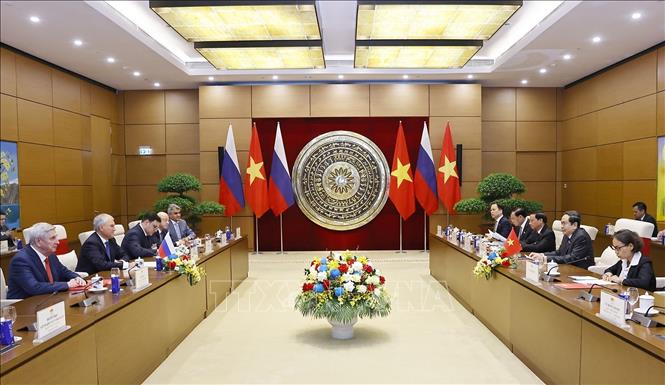 Chủ tịch Quốc hội Trần Thanh Mẫn hội đàm với Chủ tịch Duma Quốc gia Quốc hội Liên bang Nga Vyacheslav Volodin. Ảnh: Doãn Tấn/TTXVN