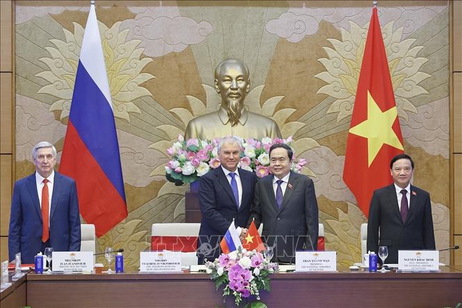 Chủ tịch Quốc hội Trần Thanh Mẫn và Chủ tịch Duma Quốc gia Quốc hội Liên bang Nga Vyacheslav Volodin đồng chủ trì Phiên họp. Ảnh: Doãn Tấn/ TTXVN