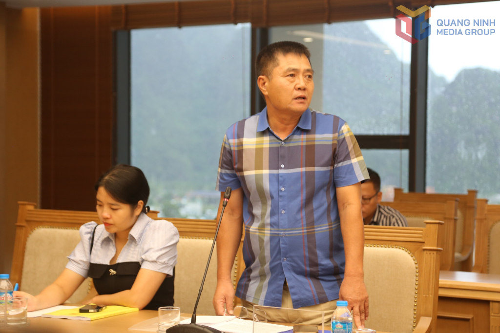 Đại diện chi Hội tàu Du lịch Hạ Long tham luận tại hội thảo.