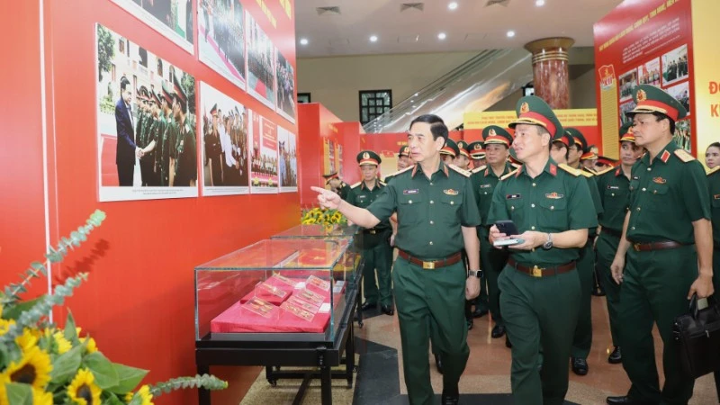 Đại tướng Phan Văn Giang kiểm tra công tác chuẩn bị tổ chức Đại hội Đảng bộ Quân đội lần thứ XII