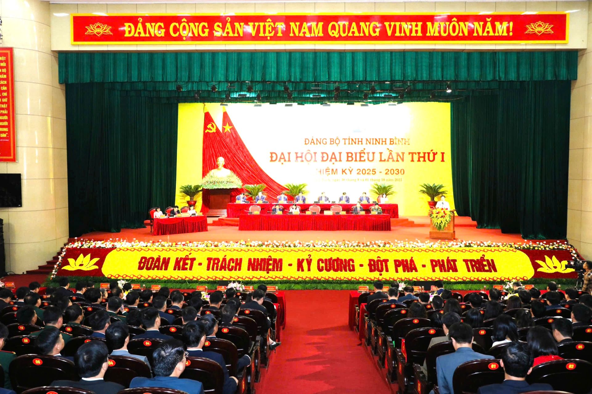 Quang cảnh Phiên trù bị Đại hội