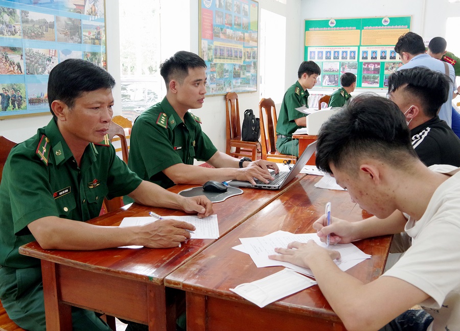 Quá trình tổ chức tiếp nhận, xác minh nhân thân lai lịch các công dân được các đơn vị tổ chức chặt chẽ, đúng pháp luật quy định