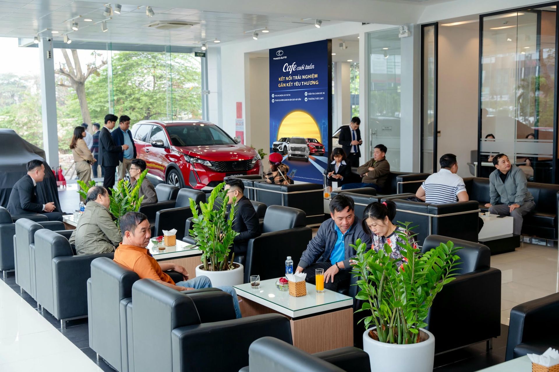 Chương trình Cafe cuối tuần với chủ đề “Kết nối trải nghiệm - Gắn kết yêu thương” tại hệ thống showroom THACO AUTO