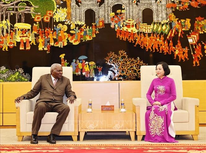 Phó Chủ tịch Quốc hội Nguyễn Thị Thanh đón Chủ tịch Quốc hội Cuba Esteban Lazo Hernández Phó Chủ tịch Quốc hội Nguyễn Thị Thanh đón Chủ tịch Quốc hội Cuba Esteban Lazo Hernández