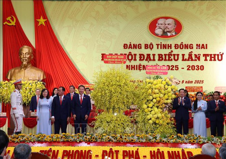 Đồng chí Vũ Hồng Văn tiếp tục giữ chức Bí thư Tỉnh ủy Đồng Nai