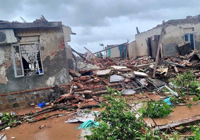 Thủ tướng chỉ đạo khẩn trương hỗ trợ Nhân dân khắc phục hậu quả bão số 10 và mưa lũ