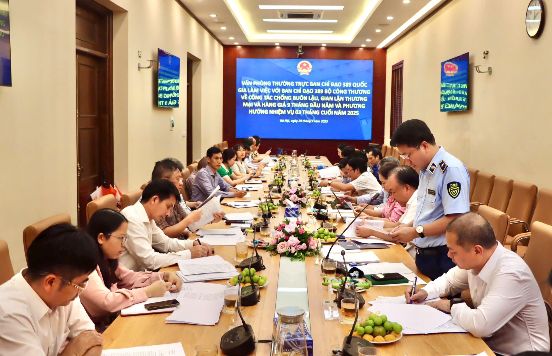 Siết chặt quản lý, ngăn chặn buôn lậu và hàng giả trong bối cảnh thương mại điện tử bùng nổ