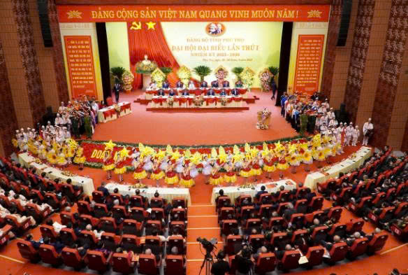 Tại Nhà văn hóa Nghệ thuật tỉnh Phú Thọ, Đảng bộ tỉnh Phú Thọ long trọng khai mạc Đại hội đại biểu lần thứ nhất, nhiệm kỳ 2025 - 2030 với sự tham dự của 500 đại biểu chính thức đại diện cho trên hơn 257 nghìn đảng viên trong toàn Đảng bộ.