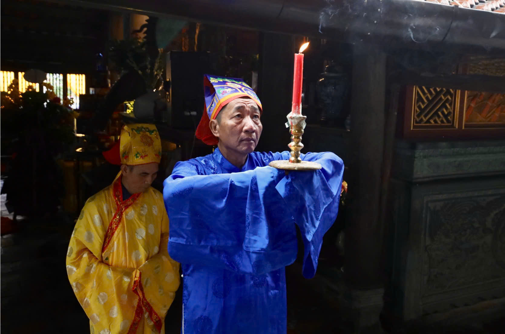 Đội tế thực hiện nghi lễ