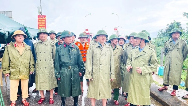 Phó Chủ tịch UBND tỉnh Thanh Hóa kiểm tra tình hình ngập lụt tại xã Kim Tân