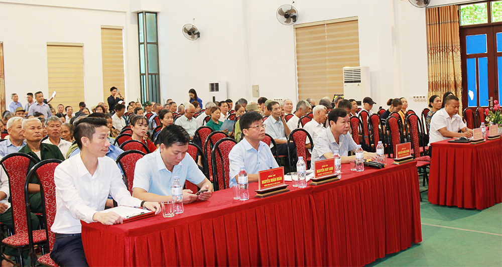 Các đại biểu dự hội nghị. Các đại biểu dự hội nghị.