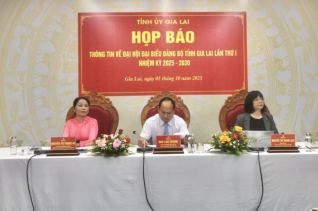 Ban Tổ chức buổi Họp báo. Ảnh: Viết Hiền Ban Tổ chức buổi Họp báo. Ảnh: Viết Hiền