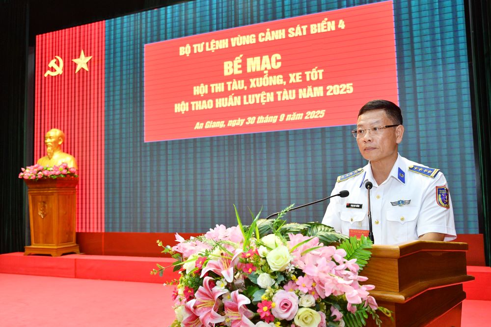 Đại tá Phan Duy Cường - Phó Tư lệnh Quân sự, Trưởng ban Tổ chức Hội thi - Hội thao phát biểu bế mạc Hội thi - Hội thao.