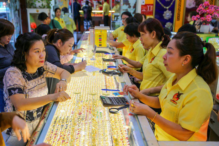 Nghị định số 232/2025 có hiệu lực, xóa bỏ cơ chế Nhà nước độc quyền sản xuất và nhập khẩu vàng miếng Nghị định số 232/2025 có hiệu lực, xóa bỏ cơ chế Nhà nước độc quyền sản xuất và nhập khẩu vàng miếng