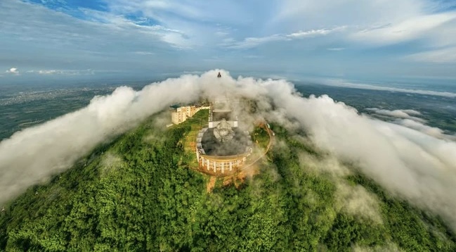 Thông báo về việc tạm ngừng các hoạt động leo núi, dã ngoại tại núi Bà Đen