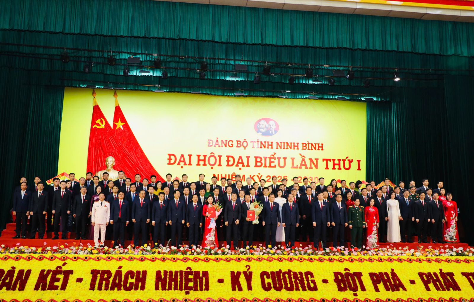 Ban Chấp hành Đảng bộ Ninh Bình khóa I, nhiệm kỳ 2025 – 2030 ra mắt Đại hội