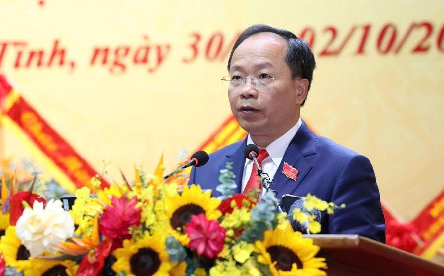 Đồng chí Nguyễn Duy Lâm, Bí thư Tỉnh ủy Hà Tĩnh trình bày tóm tắt báo cáo chính trị. Đồng chí Nguyễn Duy Lâm, Bí thư Tỉnh ủy Hà Tĩnh trình bày tóm tắt báo cáo chính trị.