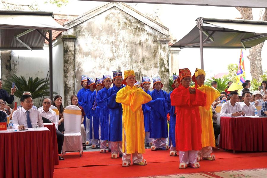 Lễ tế diễn ra trong không khí trang nghiêm, thành kính.