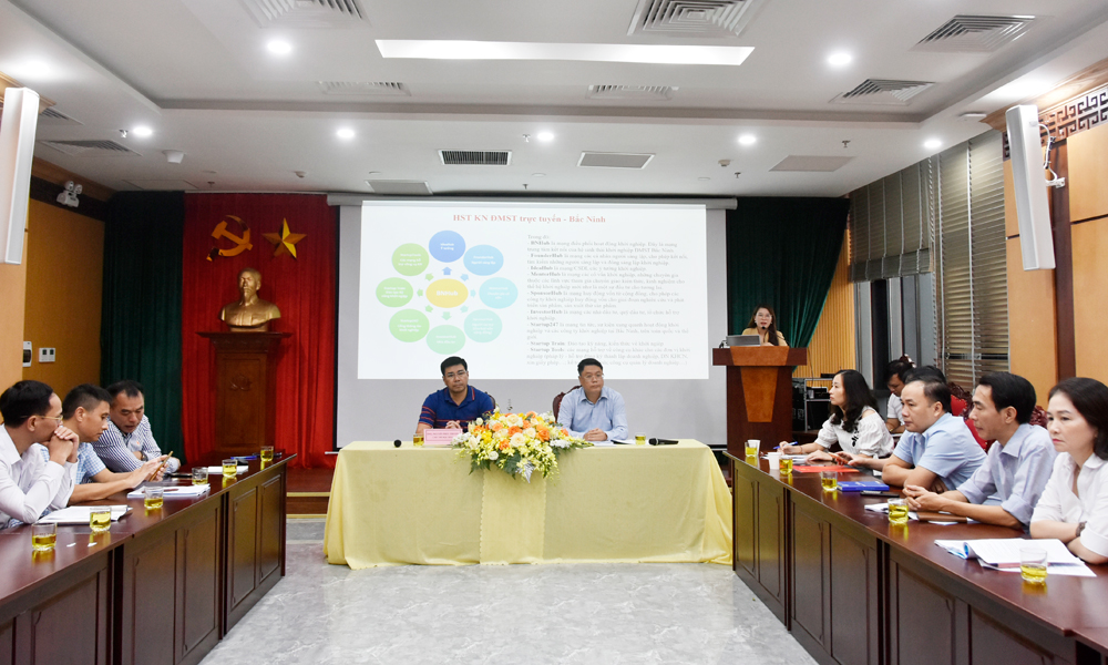 Các đại biểu tham dự hội thảo.