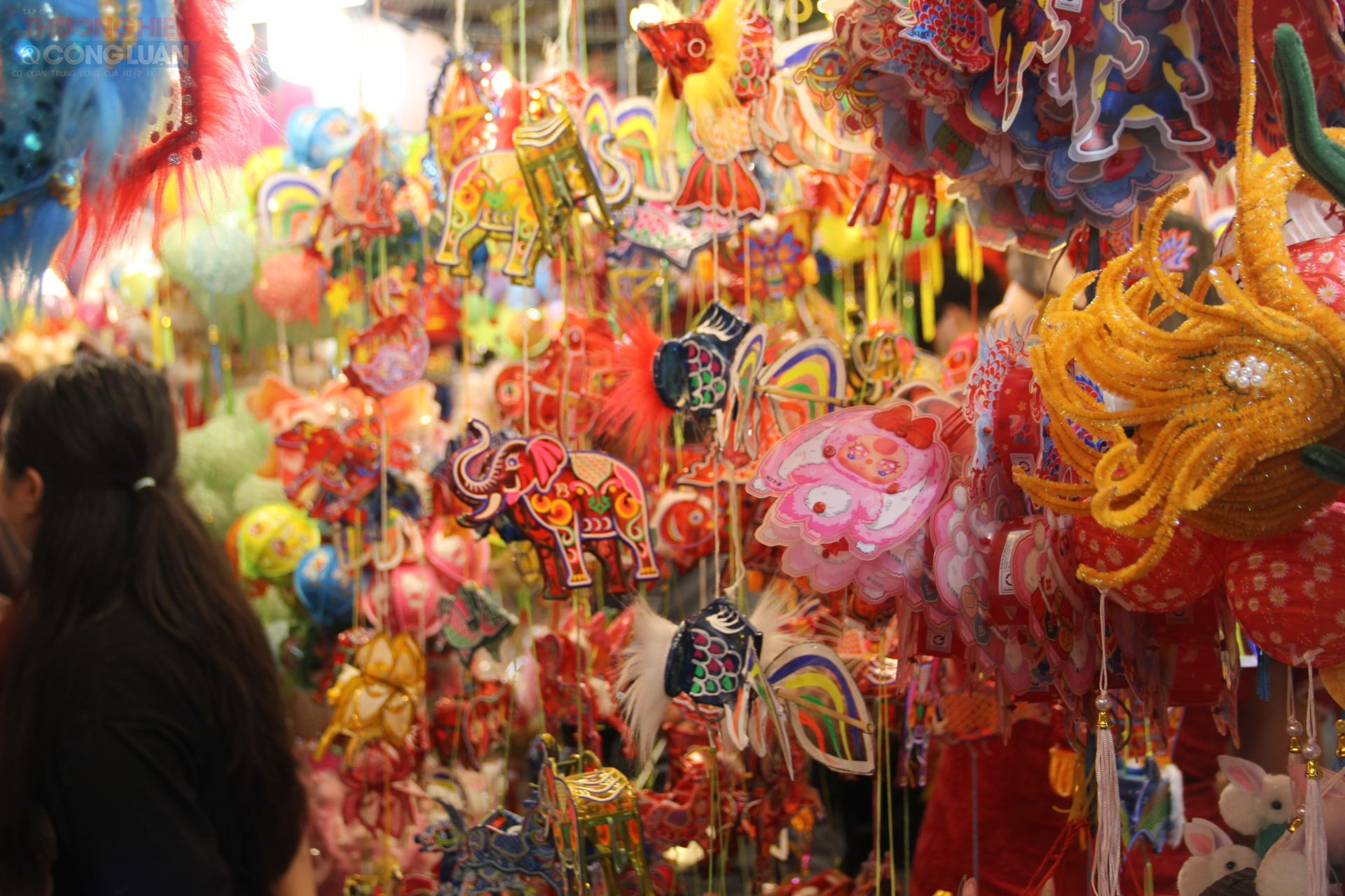 Những chiếc lồng đèn gợi nhớ ký ức Trung thu