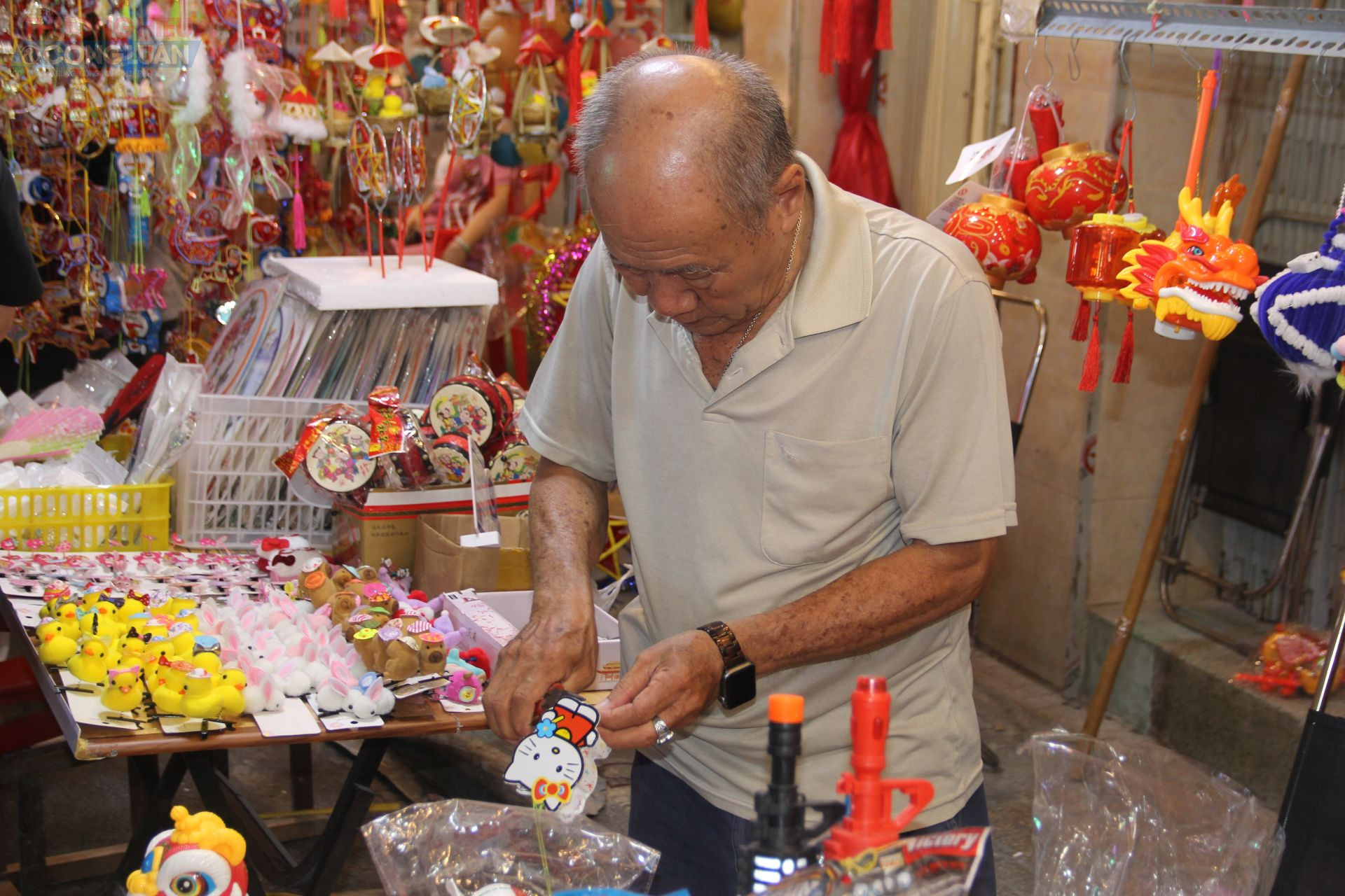 Phố lồng đèn Lương Nhữ Học có lịch sử hơn 50 năm, gắn liền với cộng đồng người Hoa tại khu Chợ Lớn.