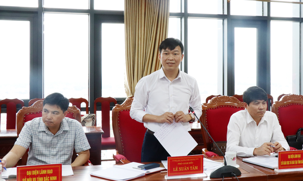 Đồng chí Lê Xuân Tâm tại buổi làm việc.