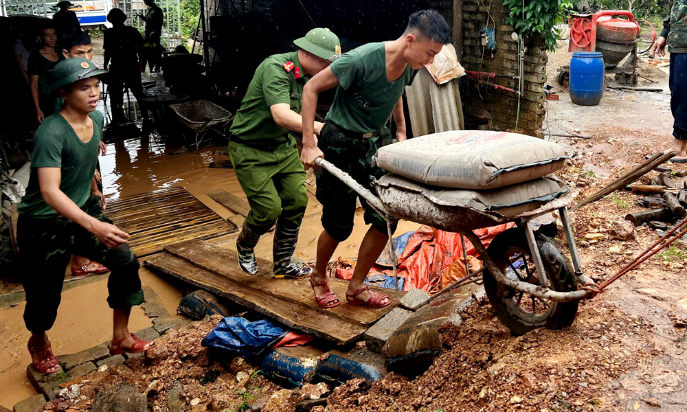 Bắc Ninh: Quân - dân đoàn kết, đồng lòng ứng phó, khắc phục hậu quả mưa lũ