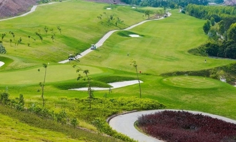 đô thị Bắc Giang với quy mô gần 2.600 ha có sân golf, casino, khu nghỉ dưỡng cao cấp và các không gian du lịch tín ngưỡng.