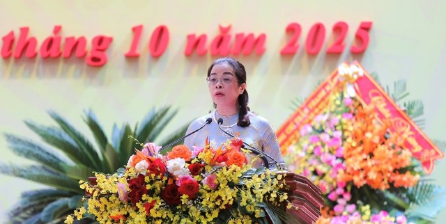 Phó Bí thư Tỉnh ủy Đắk Lắk Huỳnh Thị Chiến Hòa phát biểu tại lễ bế mạc.