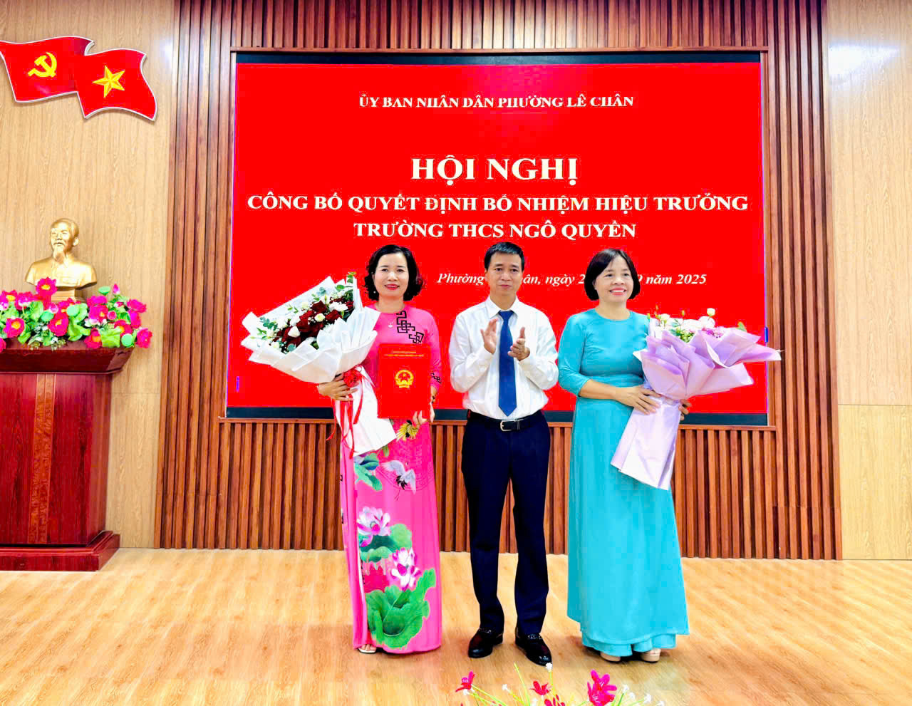 Phường Lê Chân công bố các Quyết định về công tác cán bộ một số trường THCS trên địa bàn