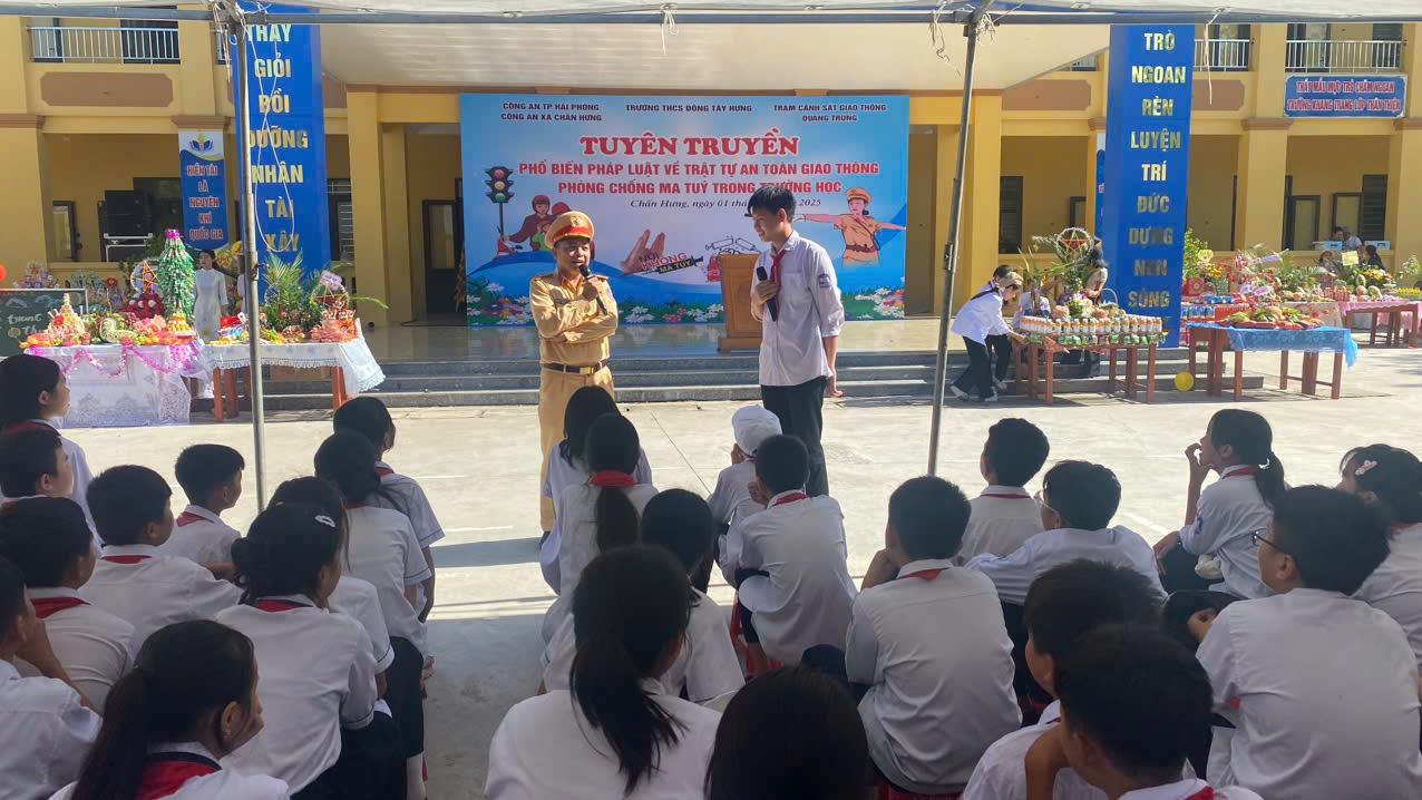 Chuyên đề tuyên truyền An toàn giao thông - Phòng chống Ma túy học đường và tổ chức Tết Trung thu năm học 2025 - 2026