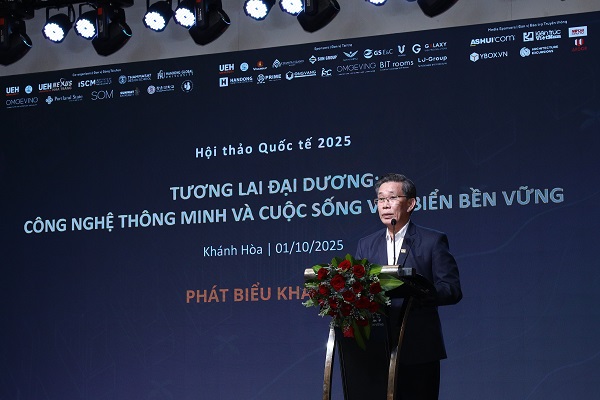 Lãnh đạo Đại học kinh tế TP. Hồ Chí Minh phát biểu