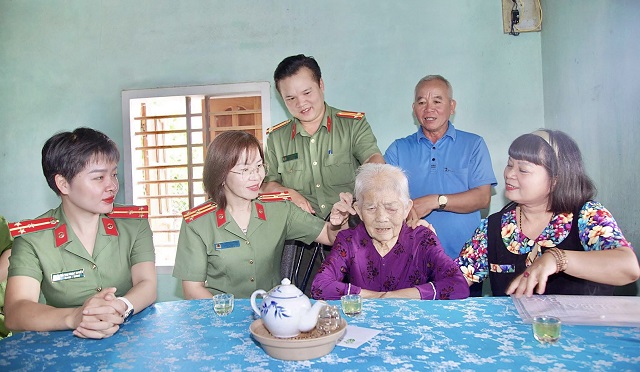 Gia Lai: Tuổi trẻ Công an tỉnh triển khai chương trình “Thắp sáng niềm tin”