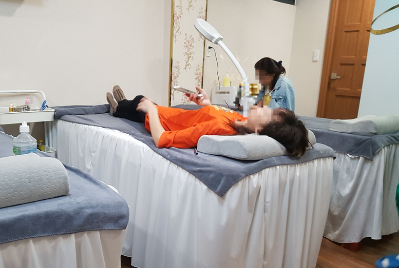 Bộ trưởng Y tế yêu cầu Sở Y tế tỉnh, thành phố đẩy mạnh tuyên truyền, hướng thực hiện các quy định của pháp luật về khám, chữa bệnh, thẩm mỹ
