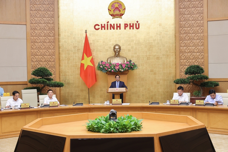 Thủ tướng nhấn mạnh tinh thần l&agrave; phải c&oacute; tư duy đổi mới, tổ chức thực hiện quyết liệt, kh&ocirc;ng cầu to&agrave;n, kh&ocirc;ng n&oacute;ng vội, nhưng phải c&oacute; tiến bộ - Ảnh: VGP/Nhật Bắc