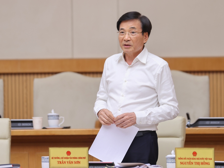 Bộ trưởng, Chủ nhiệm VPCP Trần Văn Sơn b&aacute;o c&aacute;o tại Phi&ecirc;n họp - Ảnh: VGP/Nhật Bắc