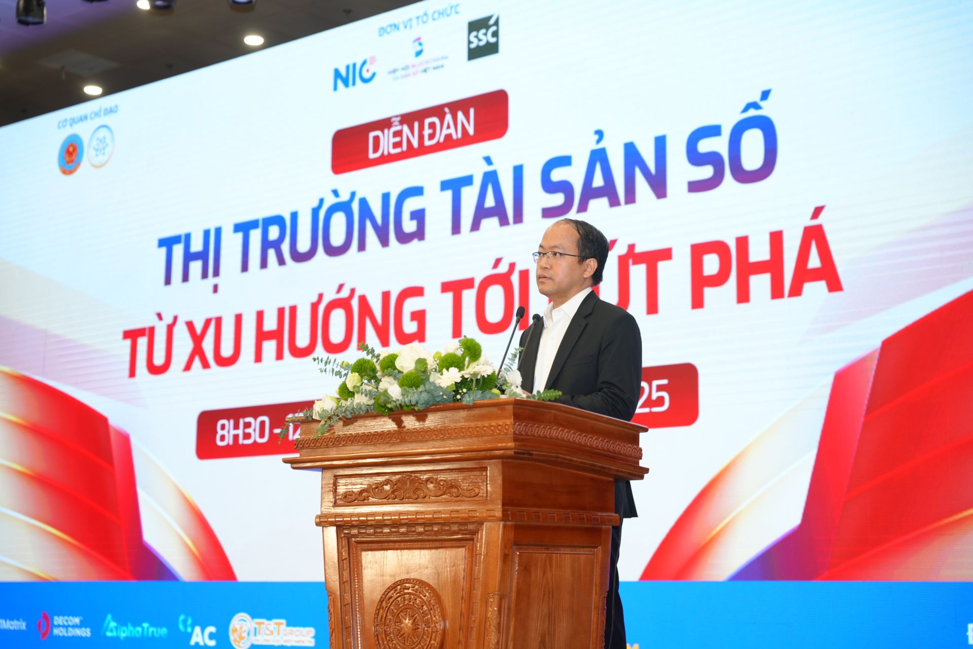 Ông Vũ Quốc Huy, Giám đốc Trung tâm Đổi mới Sáng tạo Quốc gia phát biểu khai mạc