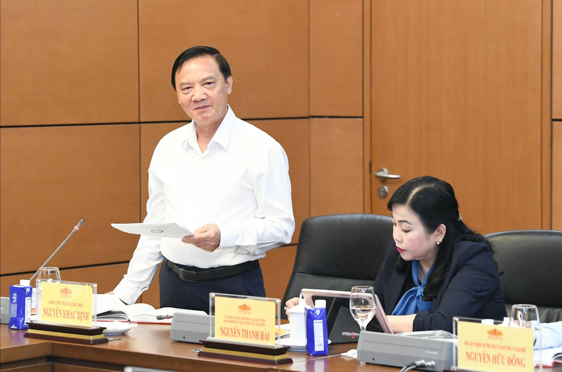 Phó Chủ tịch Quốc hội Nguyễn Khắc Định phát biểu. Ảnh: Lâm Hiển