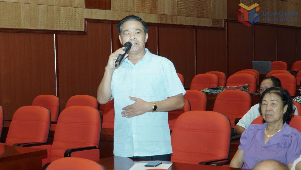 Đại diện cử tri phát biểu, bày tỏ vui mừng và phấn khởi trước những đổi mới tích cực của tỉnh Quảng Ninh và đất nước thời gian qua.