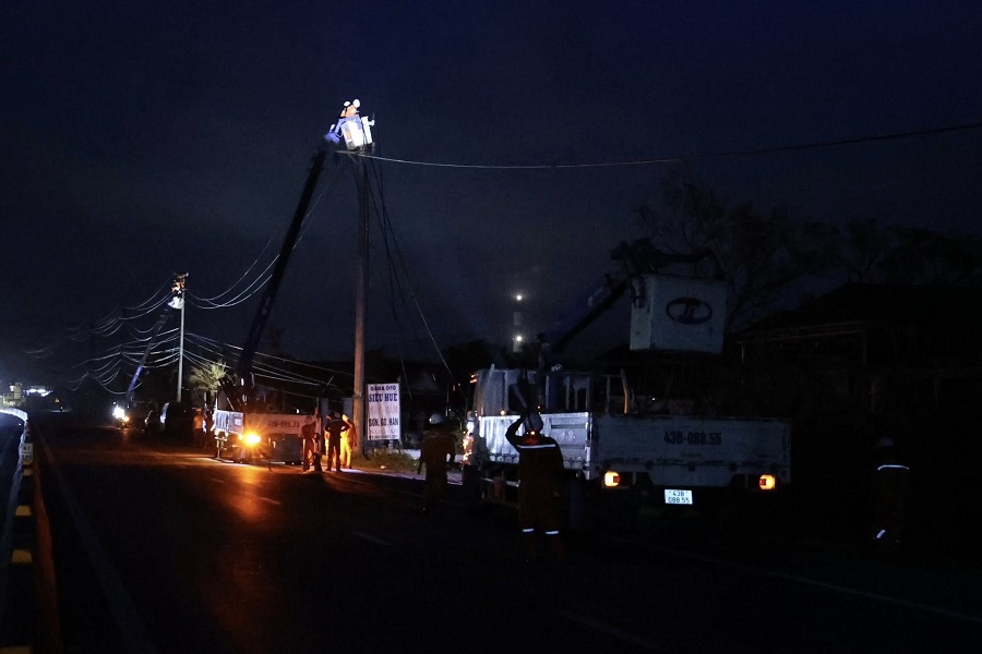 Xử lý sự cố sau bão Xử lý sự cố sau bão